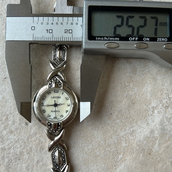 Lavoni Women’s Watch - Picture 3 of 3